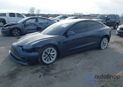 2021 Tesla Model 3 Long Range Dual Motor All-Wheel Drive z USA, uszkodzony, nr VIN 5YJ3E1EB6MF049385